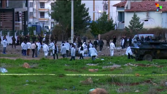 Car Bomb Kills at Least 6 Police Officers in Turkey