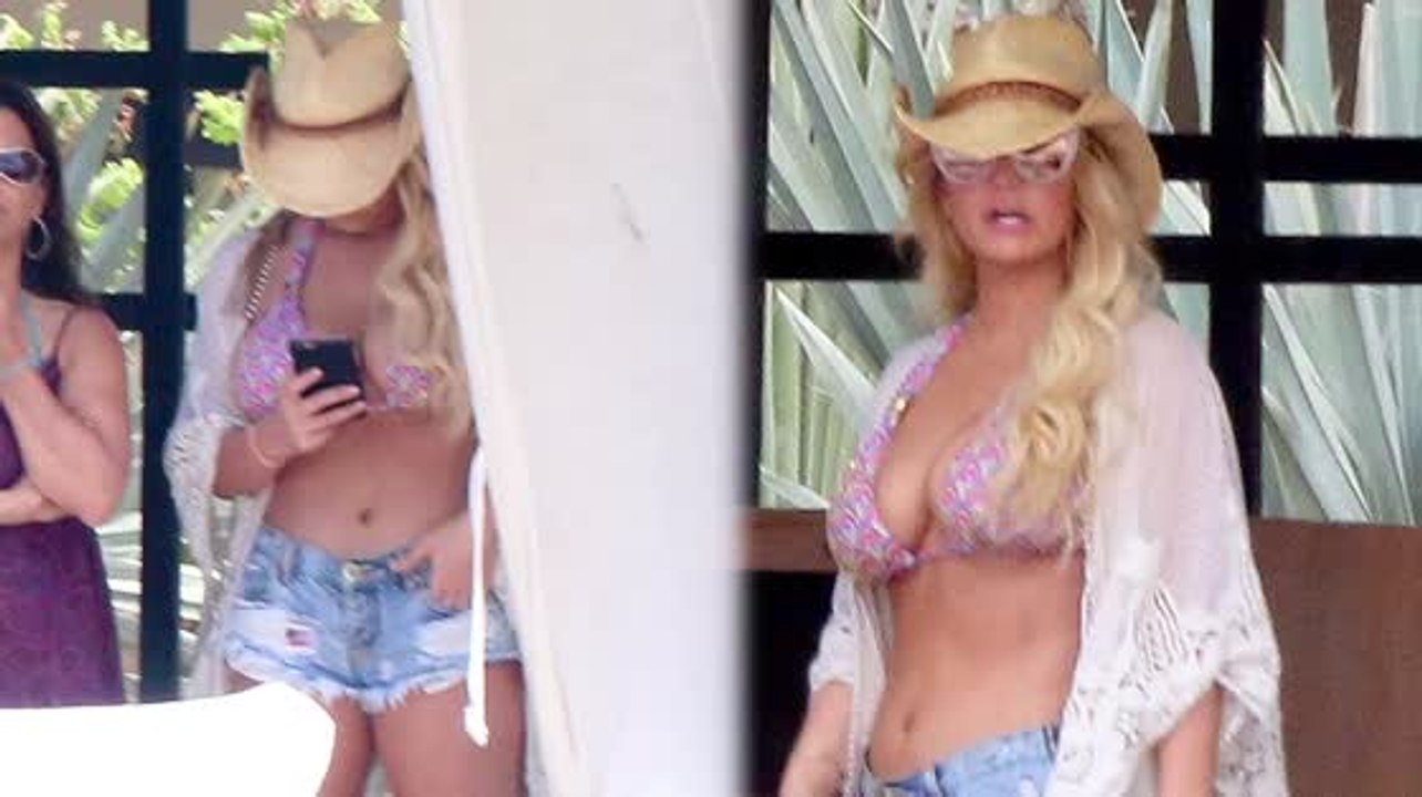 Jessica Simpson zeigt ihre tolle Bikinifigur in Mexiko