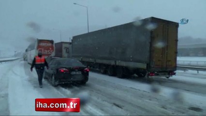TIR kaza yaptı: Bolu Dağı tüneli trafiğe kapandı