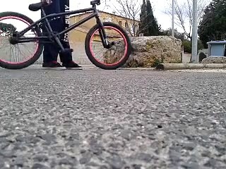 Comment faire un fakie en BMX ??