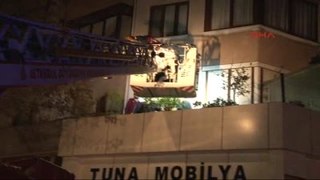 Maltepe'de 7 Katlı Binanın Ana Girişi Çöktü; Çok Sayıda Kişi Mahsur Kaldı
