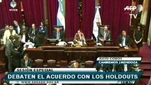 Argentina logra crucial ley para pagar a 