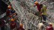 Continúan las labores de rescate tras el derrumbe mortal de un puente en Calcuta