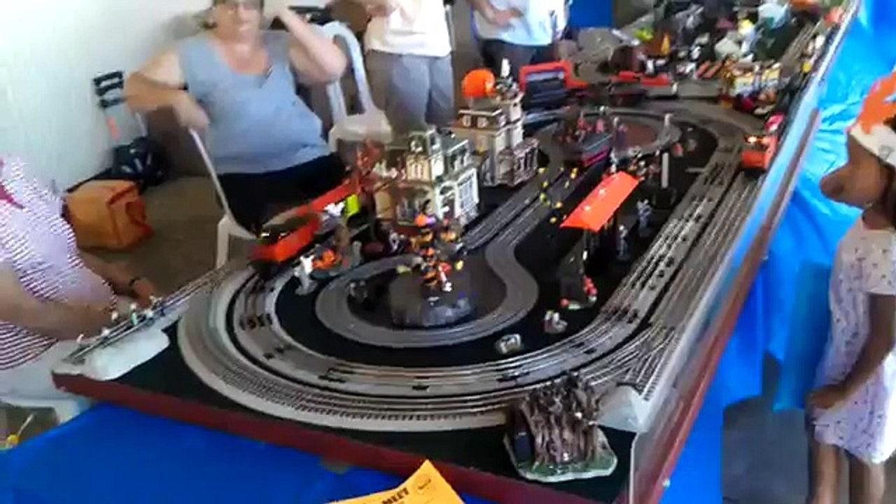 20120930 Orange County Book Fair Model Train Layouts