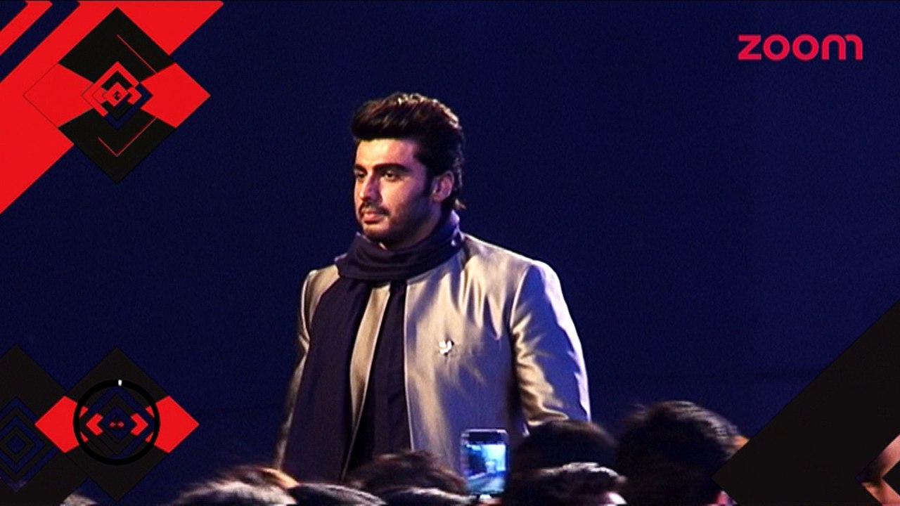 Arjun Kapoor & Jacqueline Fernandez's ramp walk - Bollywood News - #TMT