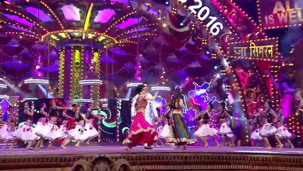Akshay Kumar dance performance Rocks the Stage with mounni & sheikh || 22nd Star Screen Awards 2016