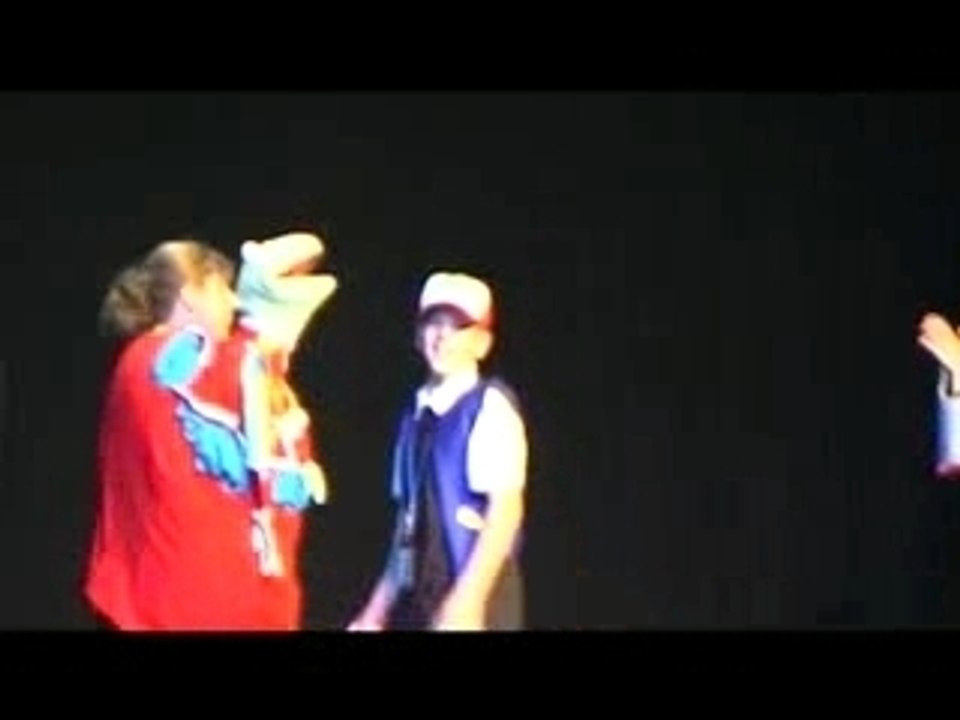 Otakon 2004 Cosplay Fashion Show - part 3