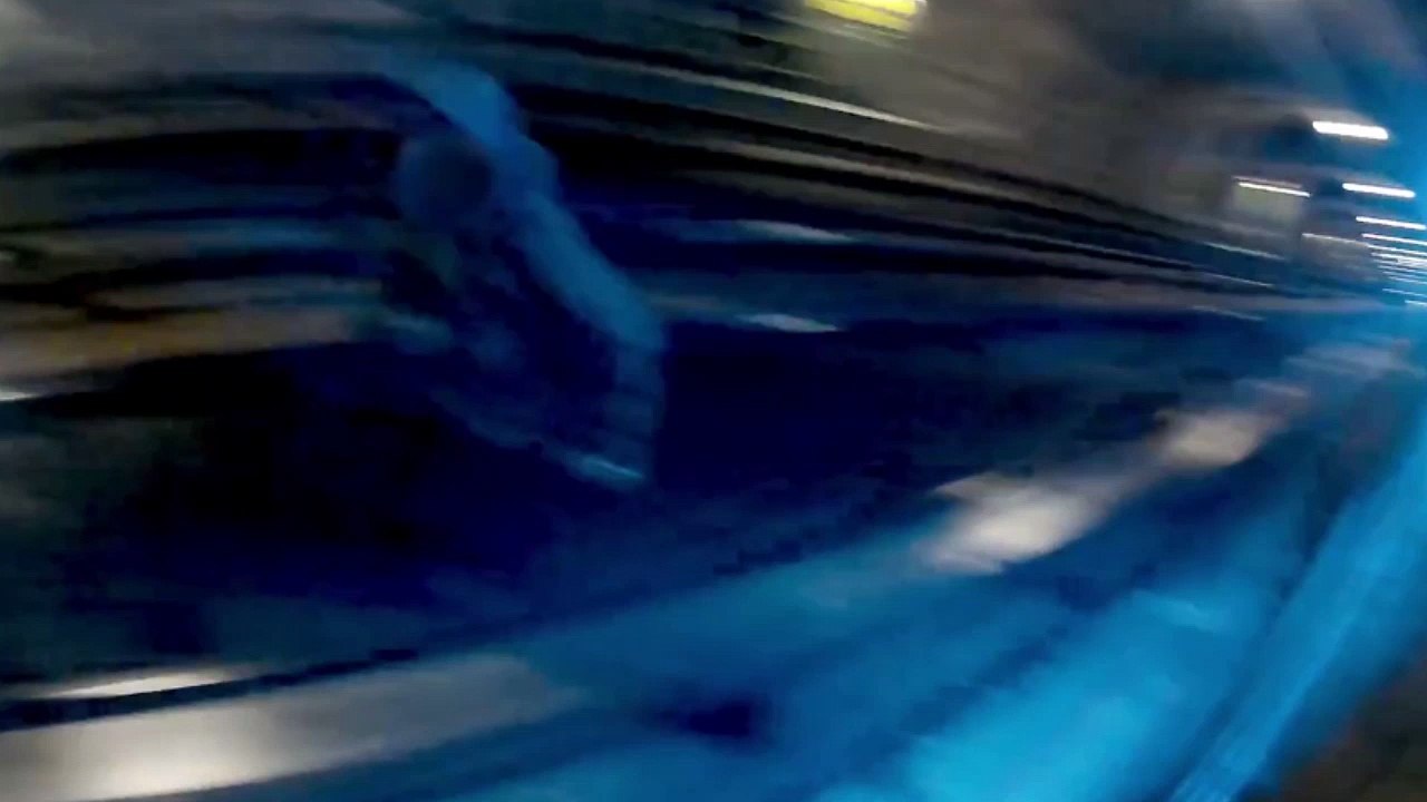 2 minutes de balade (illégale) dans le métro de Montréal