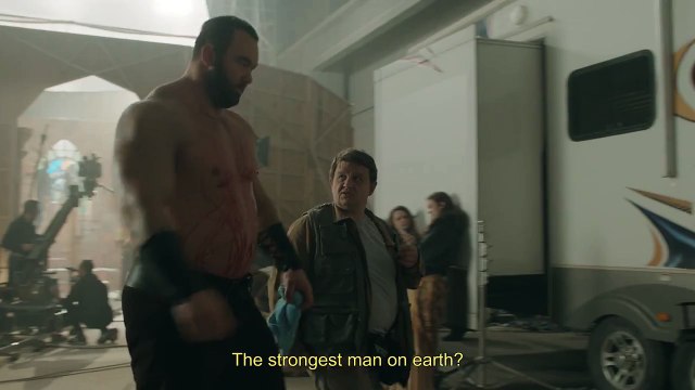 La montagne fait de la publicité pour des bouteilles d'eau