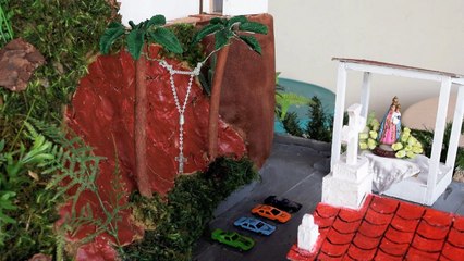 Devoto constrói maquete do Convento da Penha para agradecer benção