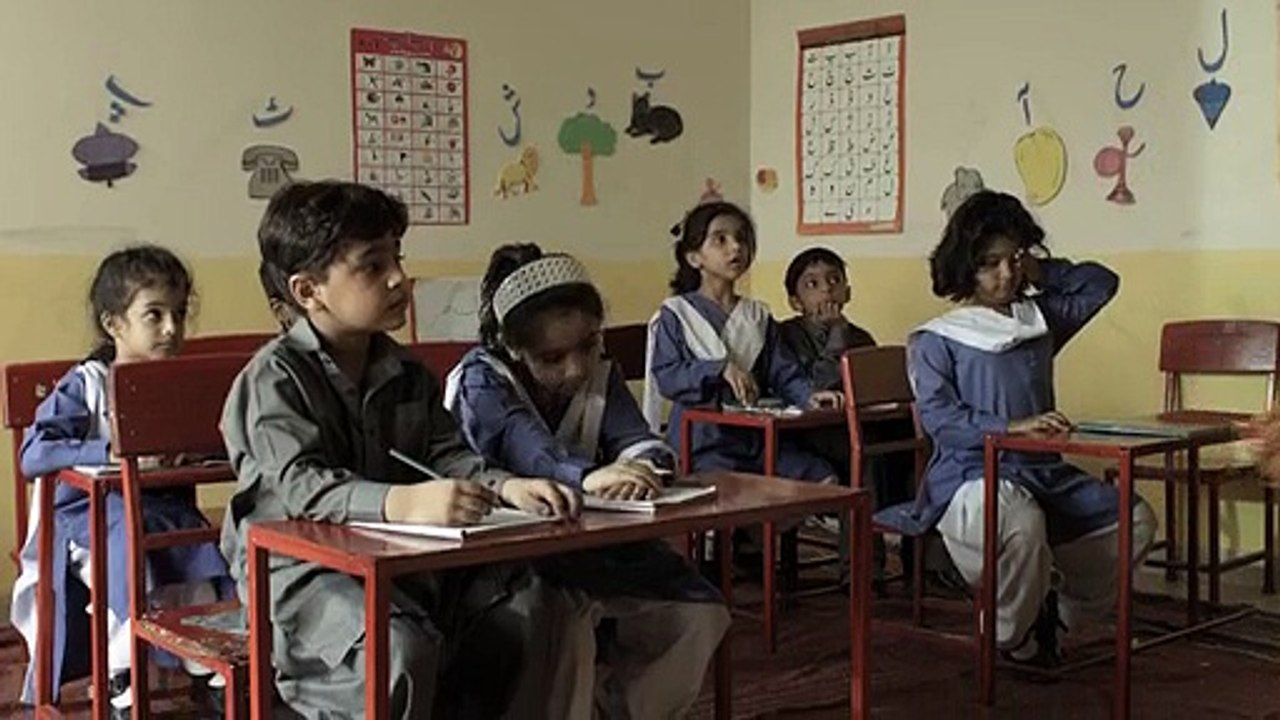 USAID funded Pakistan Reading Project (PRP) Virtual Mentoring Video for little clases 2016 (11)