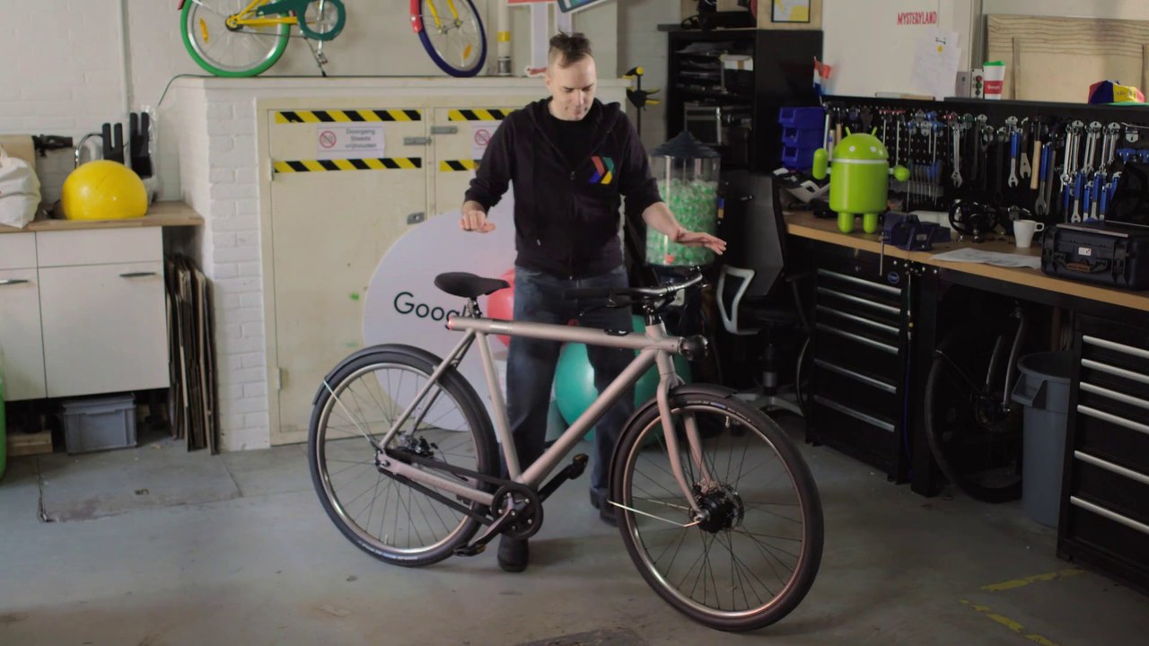 Google invente le vélo auto-pilote pour gagner du temps... Poisson d'avril !