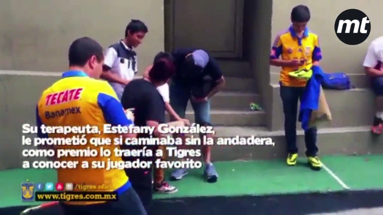 Sobis y Pizarro motivaron a niño con PCI