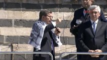 Diyarbakır - Davutoğlu Sur'daki Ulu Camii Önünde Vatandaşlara Hitap Etti 3