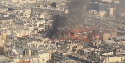 Un immeuble parisien en flammes après une explosion, les images impressionnantes (vidéo)