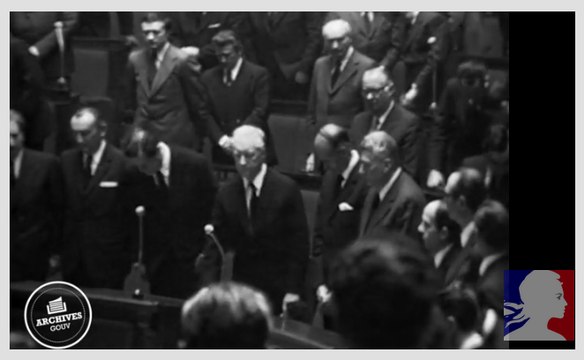 Le Premier ministre Pierre Messmer rend hommage à Georges Pompidou, disparu le 2 avril 1974