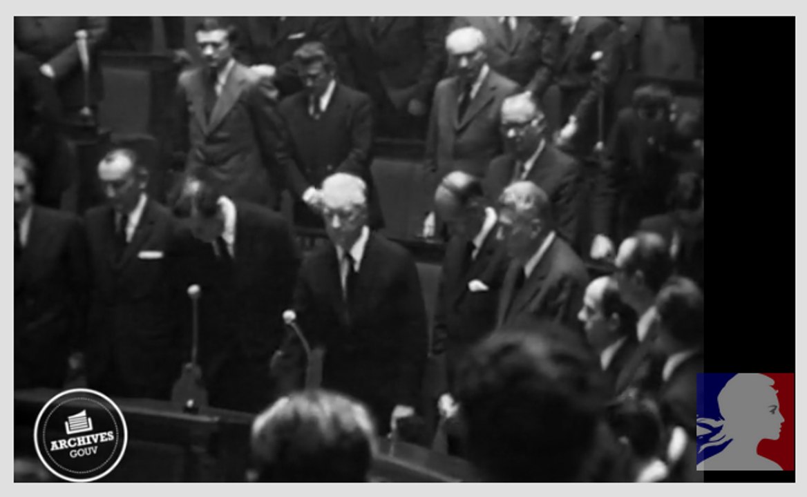 Le Premier ministre Pierre Messmer rend hommage à Georges Pompidou, disparu le 2 avril 1974