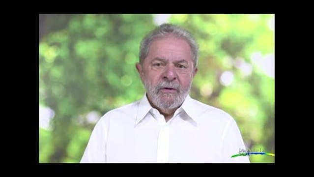 Manifestantes ocupam a Esplanada dos Ministérios em ato a favor do governo