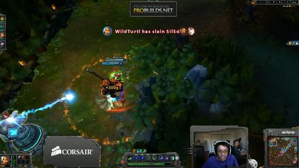TSM WildTurtle on Riven and TheOddOne on Hecarim punishing enemy Ahri for not warding