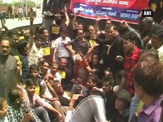 Allahabad jewellers halt train in protest of 1% excise duty
