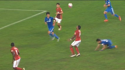 Chine - Le double sombrero de Paulinho