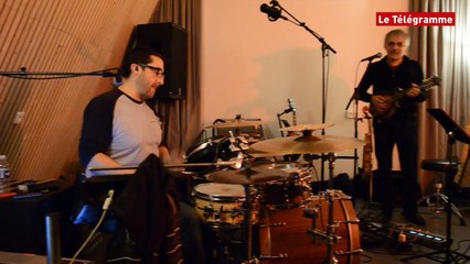 Quimper. L'album des retrouvailles pour Red Cardell