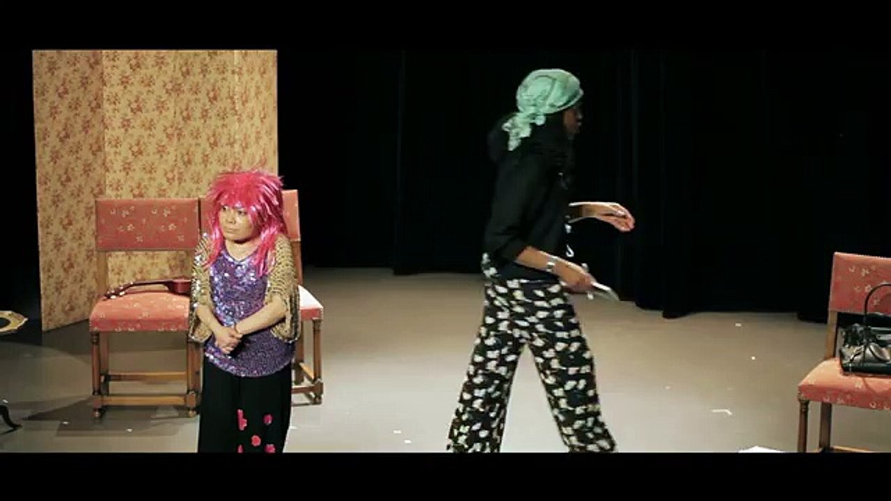 Cours Valmont - Au secours elle me veut !