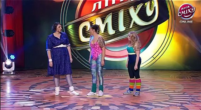 Трио разные и ведущий Песня про гадание | Лига смеха, видео приколы