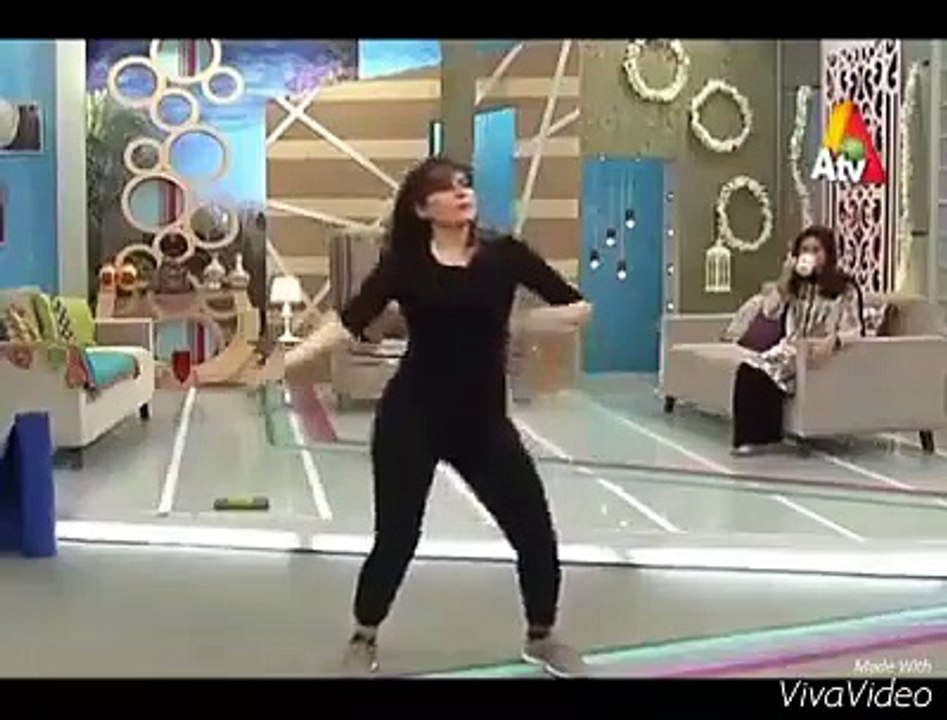 Watch how vulgarity is being spread in Pakistani Morning Shows