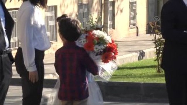 Davutoğlu, Diyarbakır Valiliği'ni Ziyaret Etti