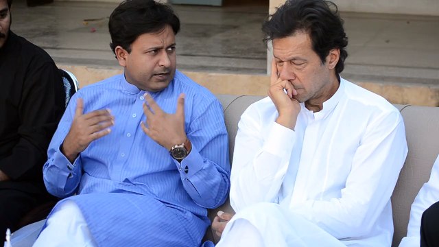 Imran Khan Mian Muhammad Salman Qureshi Ko Jo MNA N.A 151 Multan PTI Ka