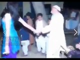Maulana Fazal-ur-Rehman’s Secretary Qari Ashraf Dancing With A Girl, Leaked Video