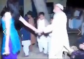 Maulana Fazal-ur-Rehman's Secretary Qari Ashraf Dancing With A Girl, Leaked Video