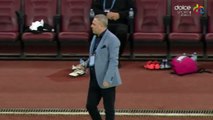 Marius Şumudică (Astra coach) throws water on Dinamo midfielder called on to change