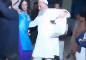 Maulana Fazal-ur-Rehman’s Secretary Qari Ashraf Dancing With A Girl
