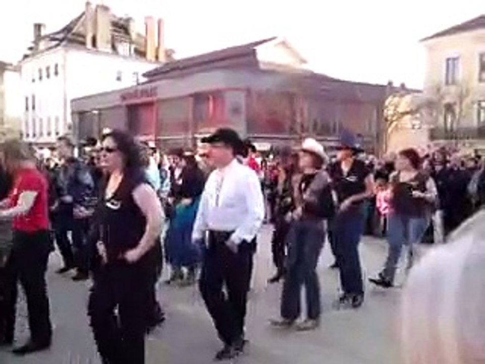 Buck It - Country Dancers 21 (Quétigny) - Place de Beaune, Châlon 71 Music Box Country Show