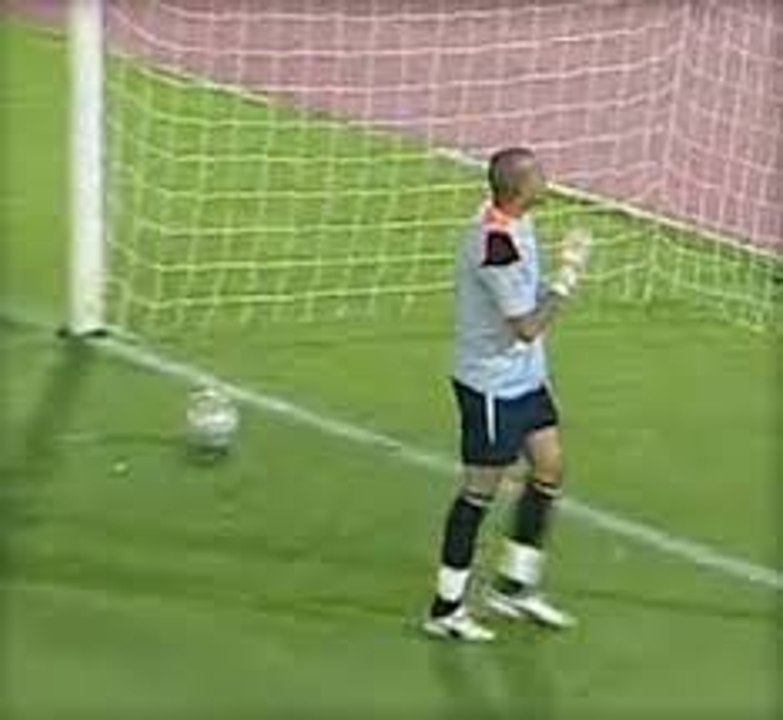 the most stupid goalkeepers in the world !!