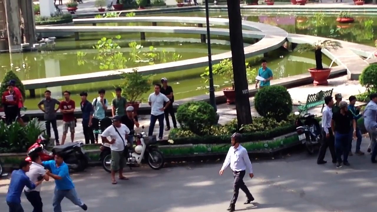 CA đàn áp dữ dội cuộc biểu tình chống Tập Cận Bình tại Sài Gòn