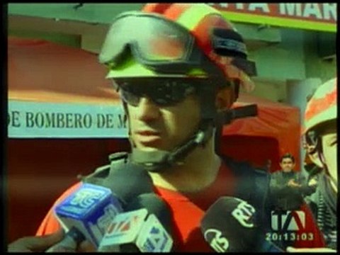Bomberos empezaron a retirar cadáveres de los escombros