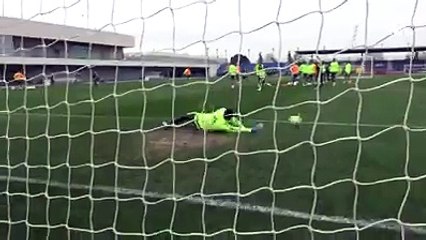 شاهد : كيلور نافاس تصديات خيالية لحارس