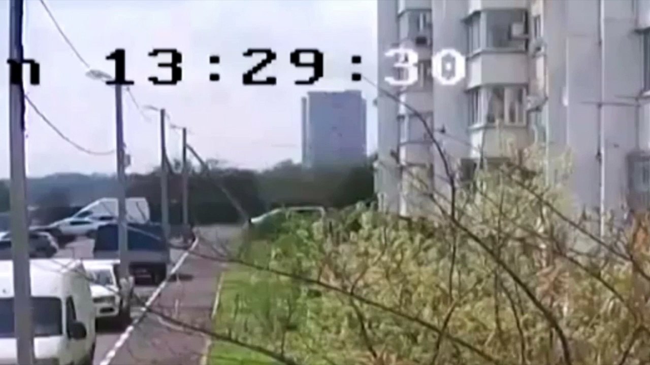 Se tira de un de un piso 14 y sobrevive