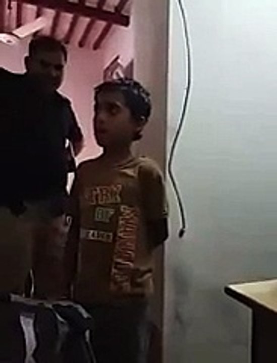 Pakistan got talent! A young boy amazingly Singing Rahat fateh ALi Khan song Zaroori tha ! - Pakistani Showbiz Buzz Indu