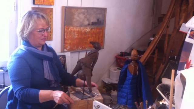 L'atelier de Joséphine entre collages et sculptures