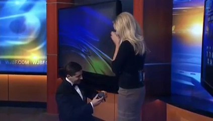 Male Anchor Proposes Weather Girl During Live Forecast - Video Gone Viral