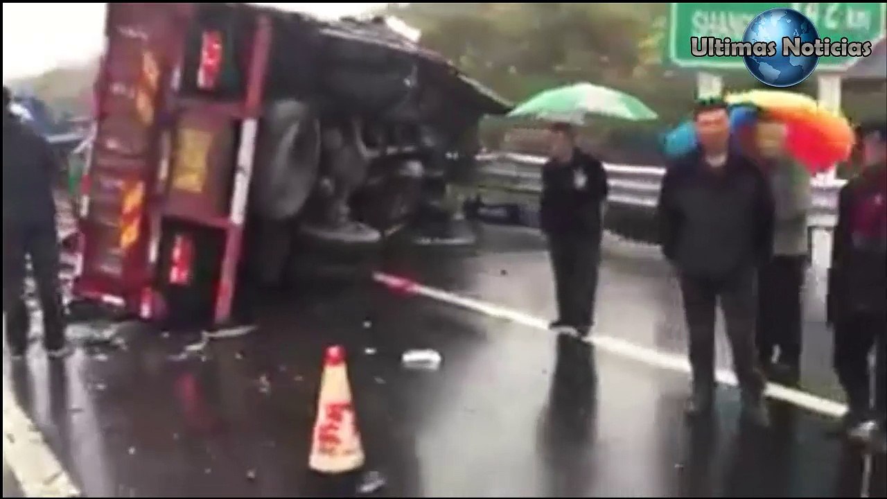 TREMENDO ACIDENTE-MAS DE 200 COCHES 2016