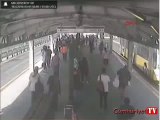 Metrobüs yoluna düşen kadın son anda böyle kurtuldu