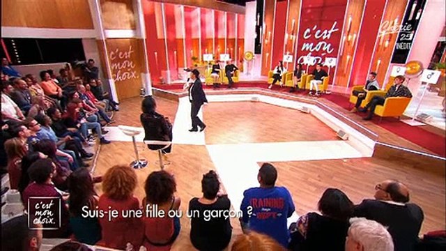 Evelyne Thomas se déguise en homme dans C'est mon choix - Regardez