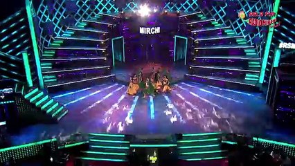 The Jabra Fan Nakash Aziz At The Royal Stag Mirchi Music Awards