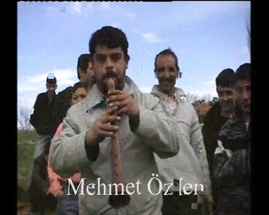 Küçük Mehmet Özden Zurna alarken Hiçte Küçük Değil...