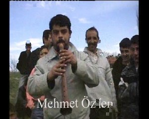 Küçük Mehmet Özden Zurna alarken Hiçte Küçük Değil...